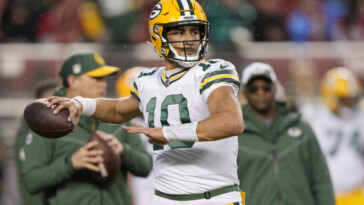 packers-and-qb-jordan-love-agree-to-record-4-year,-$220-million-contract-extension