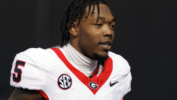 georgia-wide-receiver-arrested-on-charges-of-cruelty-to-children