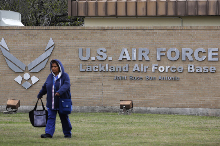 us.-air-force-security-guards-exchange-gunfire-with-‘passing’-suspect-at-joint-base-san-antonio-lackland