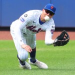 brandon-nimmo-exits-game-with-right-shoulder-discomfort-in-mets-injury-worry