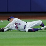 mets’-make-comedy-of-errors-with-series-of-bizarre-miscues-in-loss