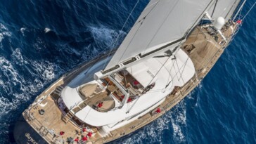 inside-the-$40-million-bayesian-yacht-that-capsized-leaving-6-dead-and-1-still-missing