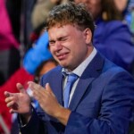 gus-walz-brought-to-tears,-shares-emotional-moment-with-father-tim-during-dnc-speech:-‘that’s-my-dad’