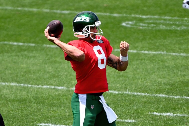 aaron-rodgers-led-jets-offense-takes-it-to-giants-in-joint-practice