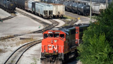 canadian-freight-trains-to-roll-again-as-government-forces-arbitration-of-labor-dispute