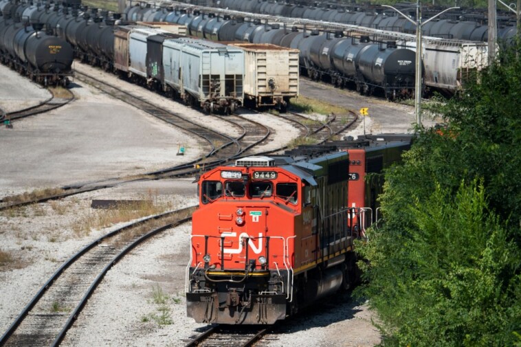 canadian-freight-trains-to-roll-again-as-government-forces-arbitration-of-labor-dispute