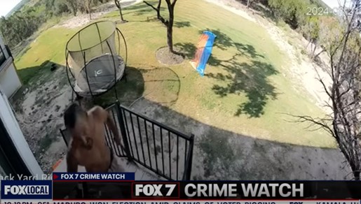 machete-wielding-thug-trying-to-break-into-texas-house-receives-an-unwelcome-surprise-when-homeowner-decides-to-exercise-his-2nd-amendment-rights-(video)