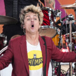 green-day-rocker-billie-joe-armstrong-decries-‘maga-agenda’-before-declaring-performance-‘not-political’