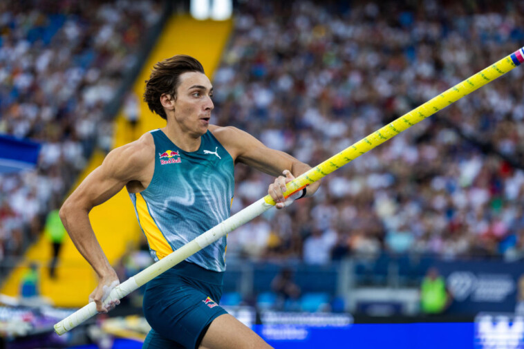 armand-duplantis-breaks-his-own-world-record-in-pole-vault-—-three-weeks-after-setting-it-at-the-olympics