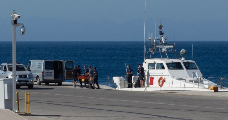 smugglers-throwing-migrants-off-speedboats-in-aegean-sea-to-avoid-arrest