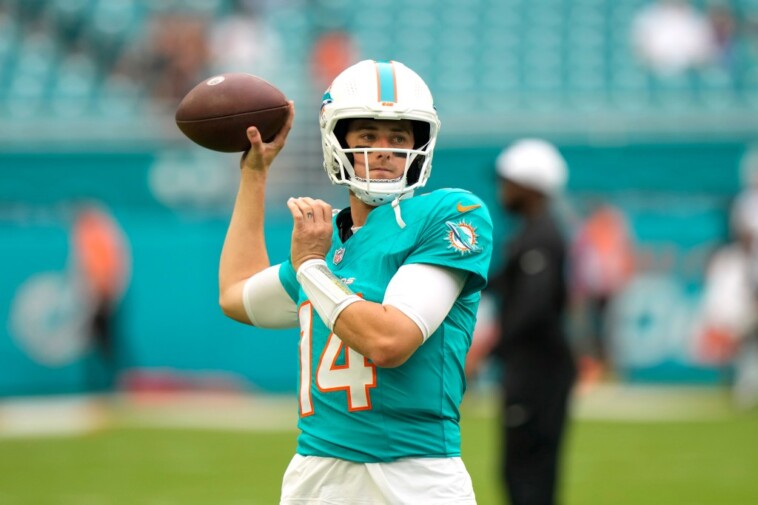 ex-jets-quarterback-mike-white-signs-with-bills-practice-squad-after-dolphins-cut