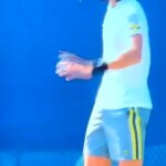 tomas-martin-etcheverry-pukes-during-us-open-match-in-sweltering-heat-before-pulling-off-win