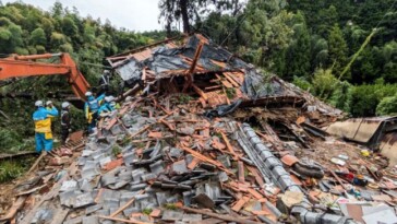 typhoon-shanshan-makes-landfall-in-japan,-killing-3-and-snarling-air-traffic