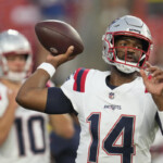 patriots-choose-jacoby-brissett-as-week-1-starting-qb-over-rookie-drake-maye