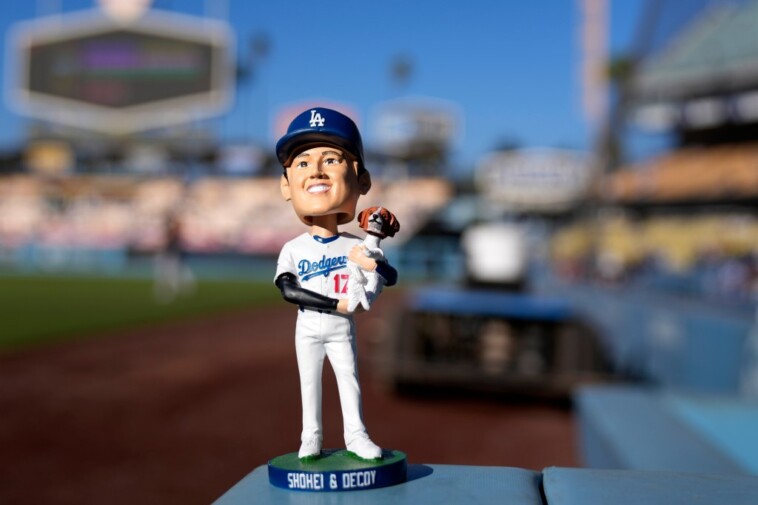 dodgers-fans-line-up-in-droves-for-hours-for-special-shohei-ohtani,-dog-bobblehead