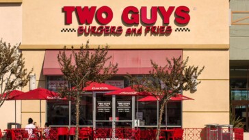 five-guys-down-to-just-two-guys-after-california-minimum-wage-increase