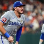 royals-1b-pasquantino-suffers-broken-thumb