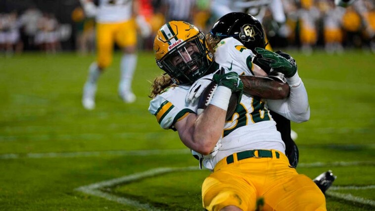 colorado’s-sheduer-sanders-throws-bizarre-interception-vs.-north-dakota-state