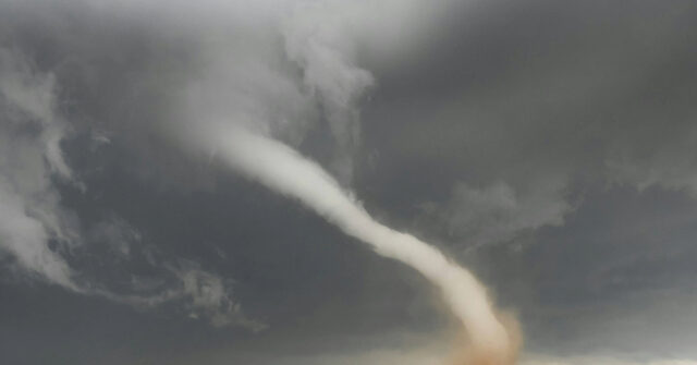 police:-tornado-derails-bnsf-railway-train-in-north-dakota