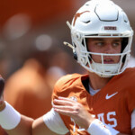 texas-qb-arch-manning-throws,-runs-for-first-touchdowns-of-college-career-on-back-to-back-possessions