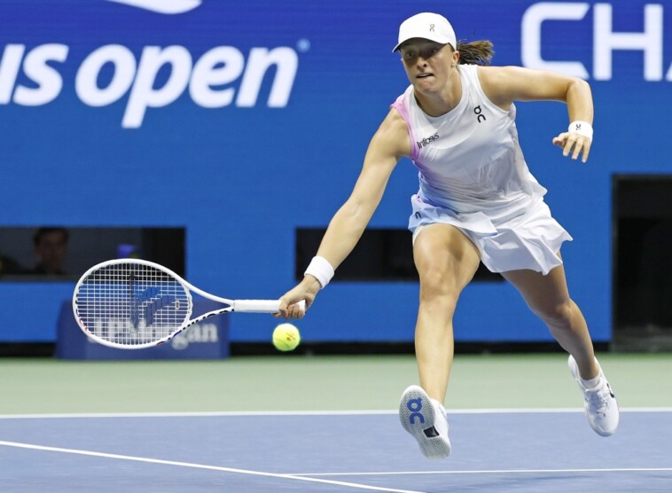 no.-1-iga-swiatek-rolls-past-anastasia-pavlyuchekova-to-reach-fourth-round-of-us-open