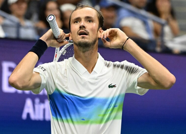 daniil-medvedev-scores-impressive-straight-sets-win-to-reach-us-open-fourth-round