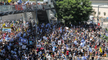 court-orders-striking-israeli-protesters-back-to-work-as-demonstrations-rage-on