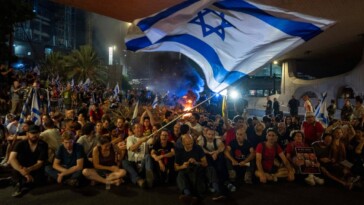 general-strike-in-israel-over-hostages-leads-to-uneven-closures,-reflecting-political-divisions