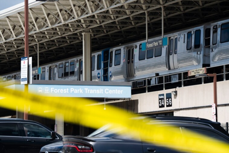 four-people-shot-to-death-while-sleeping-on-chicago-commuter-train:-police