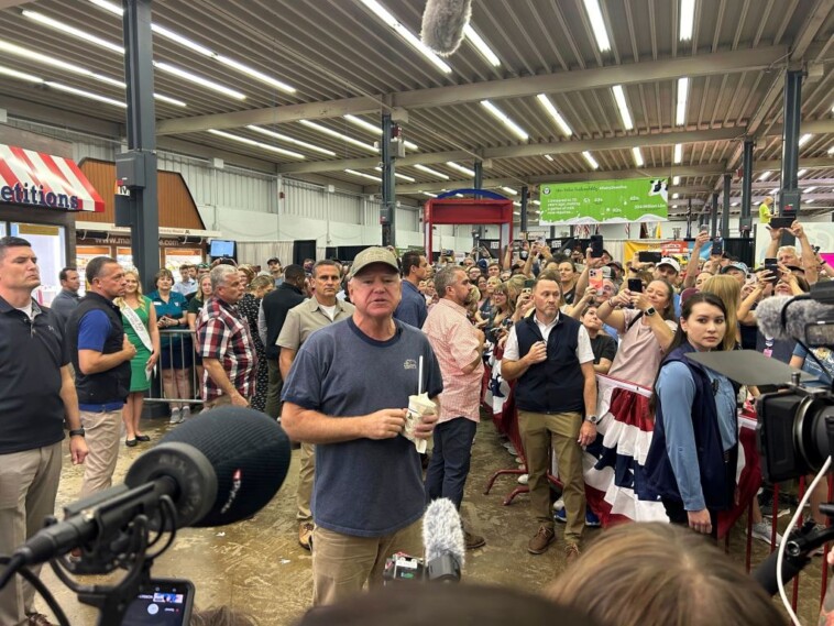 tim-walz-slammed-for-appearing-to-flee-question-about-gaza-hostage-murders-in-viral-video:-‘spineless’