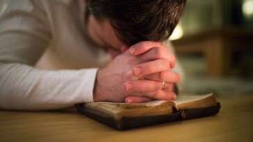 dad-fervently-praying-for-rapture-before-he-has-to-have-‘the-talk’-with-his-son