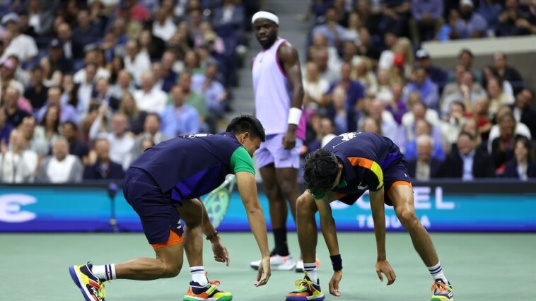 us-open-ball-boy-ignites-crowd-by-chasing-down-insect-that-stopped-play