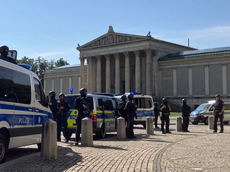 munich-police-kill-an-armed-man-during-an-exchange-of-fire-near-a-museum-and-the-israeli-consulate