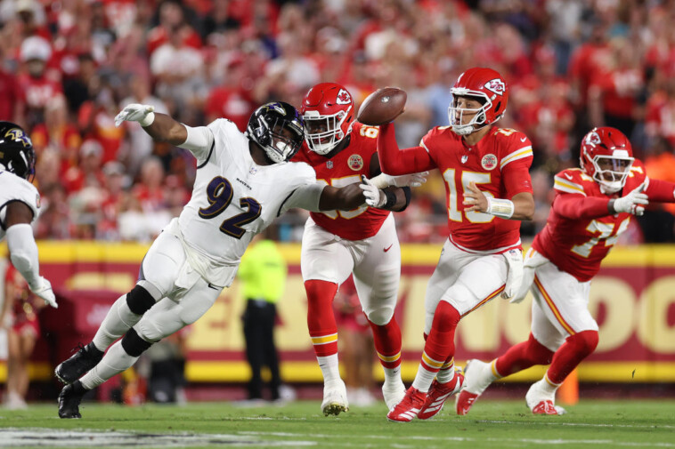 patrick-mahomes-passes-len-dawson-as-chiefs’-all-time-leading-passer-in-86-fewer-games