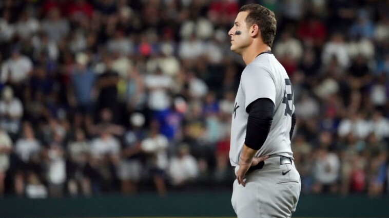 rizzo-touts-love-for-cubs,-fans-in-wrigley-return