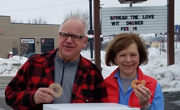 tim-walz-and-minnesota-democrat-senator-tina-smith’s-attempt-to-troll-jd.-vance-in-front-of-bakery-backfires-when-social-media-users-remind-them-of-a-brutal-fact