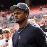 deshaun-watson-announces-father’s-death-days-before-browns’-season-opener