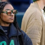 simone-biles-gets-bears-gear-after-facing-backlash-from-chicago-fans-for-packers-jacket