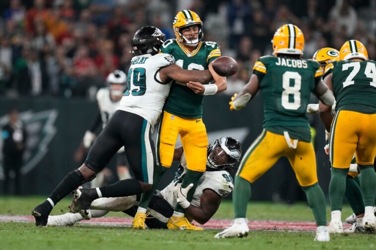 jordan-love-limps-off-field-on-final-drive-of-opener-in-potential-packers-nightmare