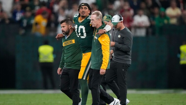 packers’-love-helped-off-after-last-second-injury