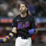 mets-2b-jeff-mcneil-suffers-fractured-wrist,-will-miss-remainder-of-regular-season