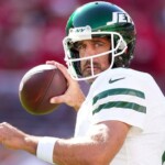 aaron-rodgers-finds-an-old-friend-for-1st-career-jets-touchdown-pass