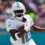 dolphins’-tyreek-hill-explains-4-word-message-after-bodycam-footage-of-detention-is-released