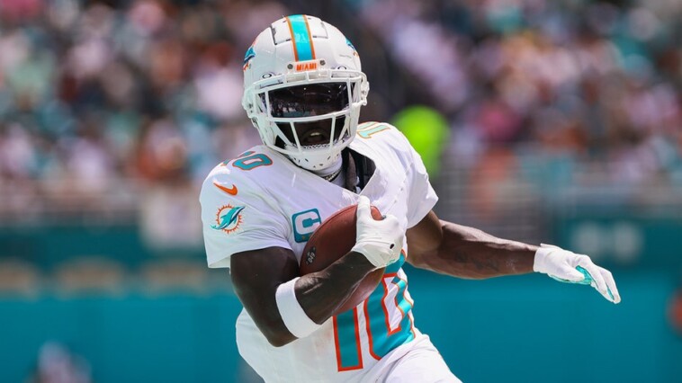 dolphins’-tyreek-hill-explains-4-word-message-after-bodycam-footage-of-detention-is-released