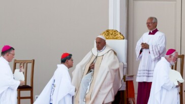 pope-francis’-mass-in-east-timor-draws-600,000-people-—-nearly-half-the-country’s-population