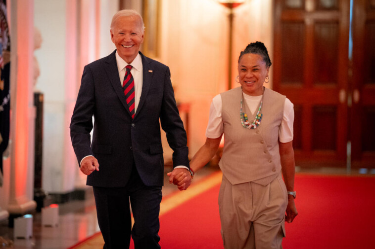 photos:-south-carolina,-uconn-ncaa-championship-teams-visit-president-joe-biden-at-white-house