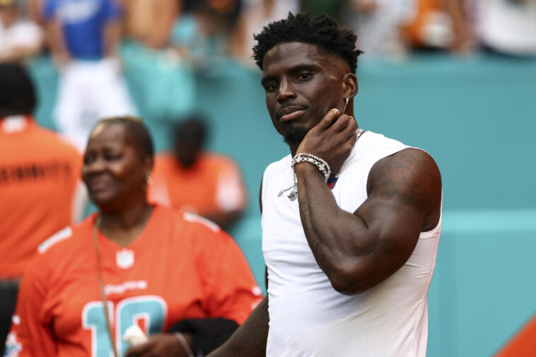 dolphins’-tyreek-hill-joins-agent-in-calling-for-officer-involved-in-incident-to-be-fired