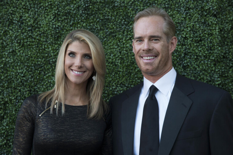 joe-buck-fractures-wife’s-ankle-with-golf-drive-in-‘freak-accident’