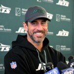 aaron-rodgers:-jets-keeping-calm-and-‘swaying-with-the-music’-despite-disastrous-start