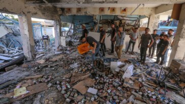 israeli-airstrikes-hit-un-school-and-homes-in-gaza-and-kill-at-least-34-people,-hospitals-say